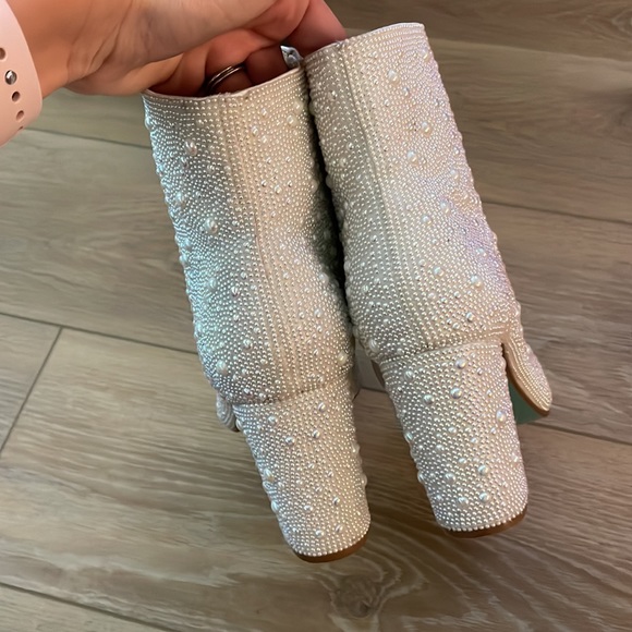 Betsey Johnson Cady Ivory Booties - Picture 8 of 16